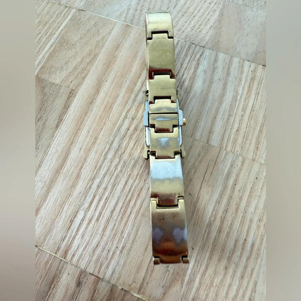 Vintage citizen eco drive ladies rectangular gold tone solar watch untested